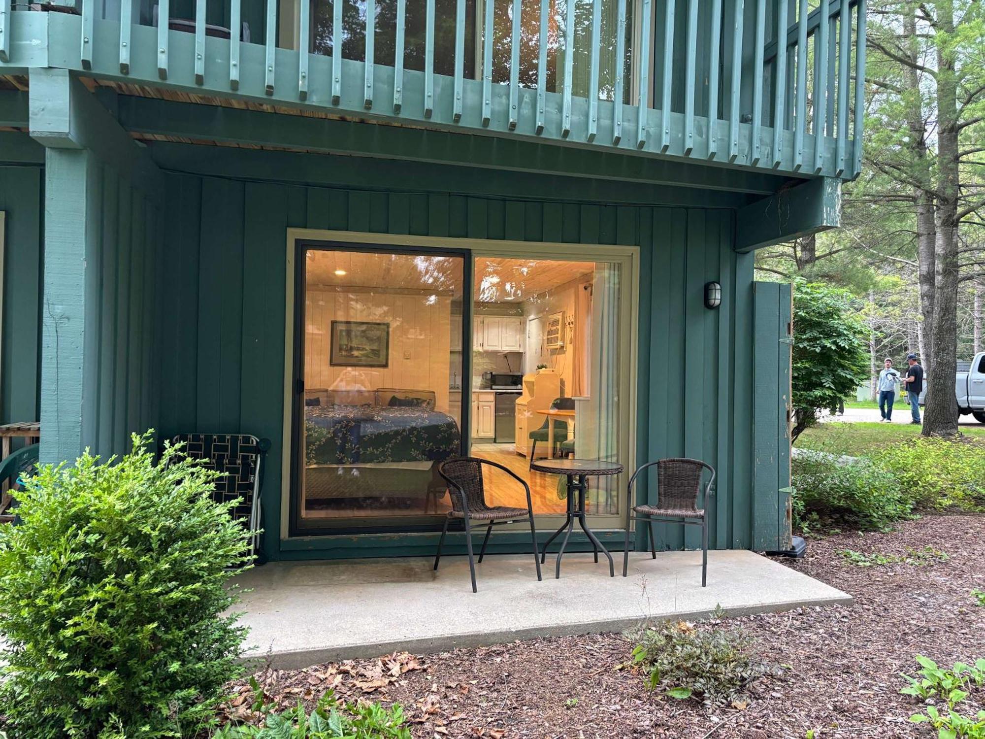 Shanty Creek, Condo, Golf ,sleeps 4, Pets Welcome! Bellaire